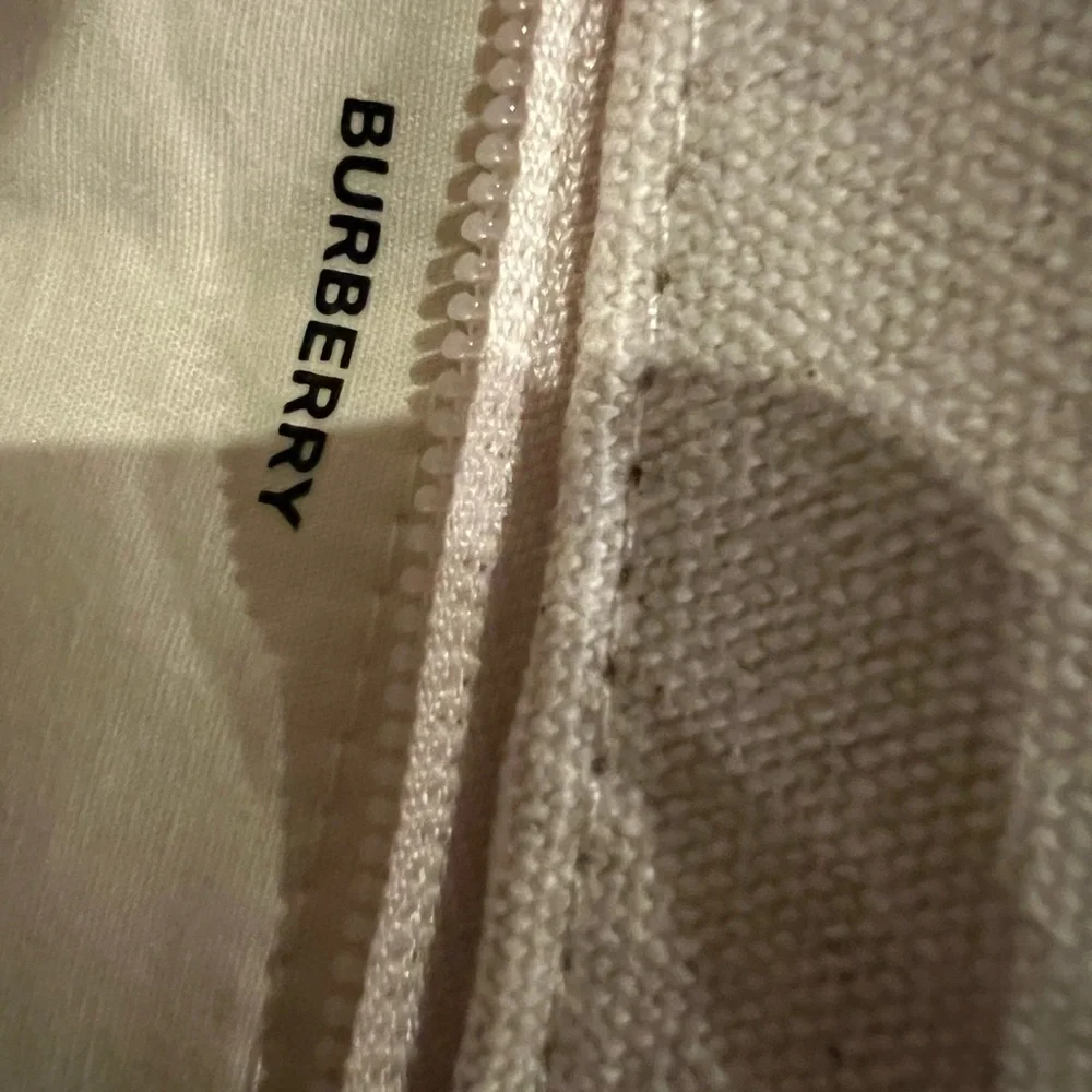 Burberry 🌟 authentic Dopp kit made crossbody NWT - Picture 3 of 5